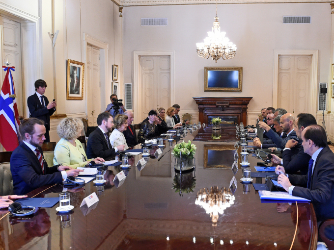 Bilateralt møte mellom den norske og den argentinske delegasjonen i presidentpalasset, Casa Rosada. Foto: Sven Gj. Gjeruldsen, Det kongelige hoff